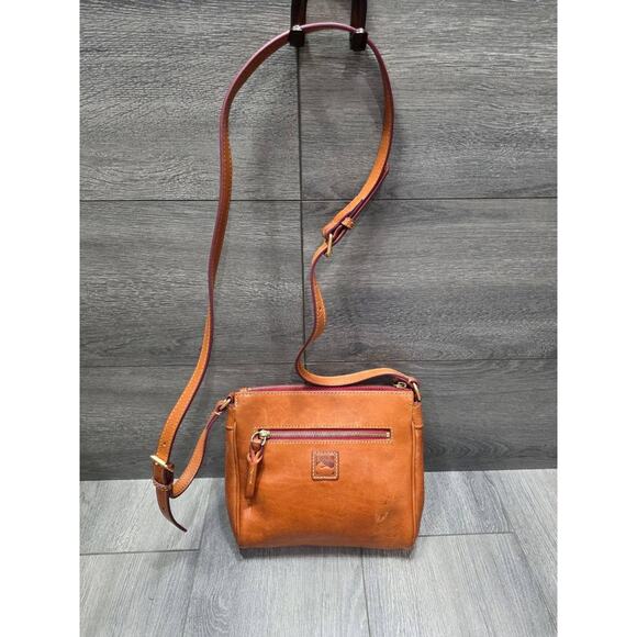 Dooney & Bourke Brown Medium Florentine Pocket Leather Crossbody bag B000553 - Picture 6 of 11